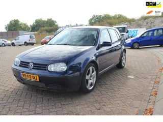Volkswagen Golf 1.6-16V Trendline AIRCO/elektrisch ramen/apk