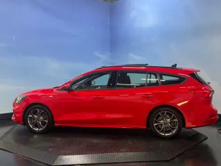 Foto 15 van Ford Focus Wagon 1.0 EcoBoost Hybrid ST Line Business Navi | Clima | Pano | Camera