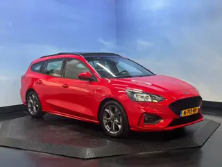 Foto 12 van Ford Focus Wagon 1.0 EcoBoost Hybrid ST Line Business Navi | Clima | Pano | Camera