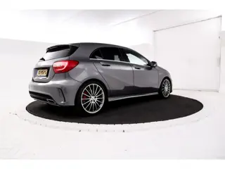 Foto 18 van Mercedes-Benz A-Klasse AMG 45 4MATIC - Camera, Harman/Kardon, Navigatie,