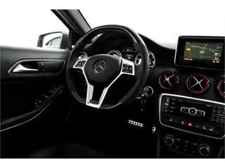 Foto 16 van Mercedes-Benz A-Klasse AMG 45 4MATIC - Camera, Harman/Kardon, Navigatie,