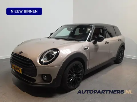 MINI Clubman 1.5 Cooper MINI Yours - Apple Carplay/Android Auto - Stoelverwarming - Sfeerverlichting