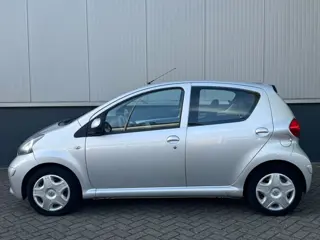 Foto 19 van Toyota Aygo 1.0-12V + Elektrische Ramen Carplay Nieuwe apk NAP