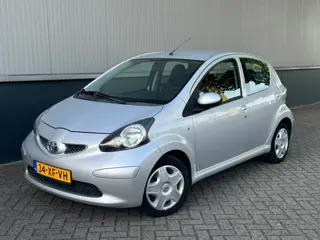 Foto 15 van Toyota Aygo 1.0-12V + Elektrische Ramen Carplay Nieuwe apk NAP