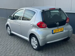 Foto 13 van Toyota Aygo 1.0-12V + Elektrische Ramen Carplay Nieuwe apk NAP