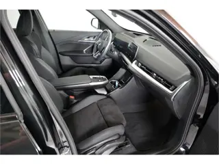 Foto 18 van BMW X1 xDrive30e M-sport | Pano | 360° Camera | Remote 3D View | HUD | SOH 91,02% |