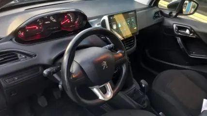Foto 9 van PEUGEOT 208 1,0 VTI Access