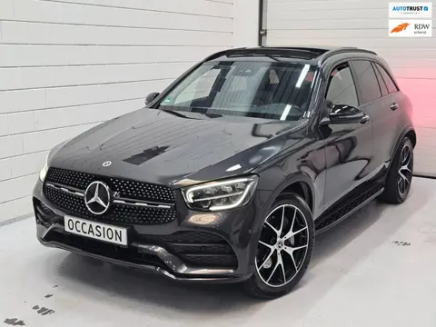 Mercedes-Benz GLC-klasse 300e 4-MATIC AMG | PANO| AIRMATIC | Night Pakket | Keyless | CARPLAY | Trek