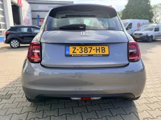 Foto 17 van Fiat 500 Icon 42 kWh SCHUIF KANTELDAK, PDC V+A (RIJKLAAR V+A)