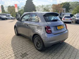Foto 15 van Fiat 500 Icon 42 kWh SCHUIF KANTELDAK, PDC V+A (RIJKLAAR V+A)