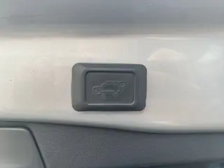 Foto 17 van Toyota RAV4 2.5 Hybrid AWD Bi-Tone (bj 2020, automaat)
