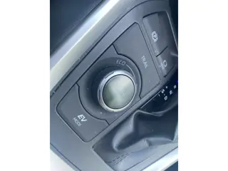 Foto 20 van Toyota RAV4 2.5 Hybrid AWD Bi-Tone (bj 2020, automaat)