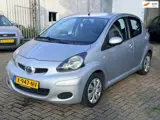 Foto 24 van Toyota Aygo 1.0-12V Comfort Bj:2011 Airco El ramen NAP