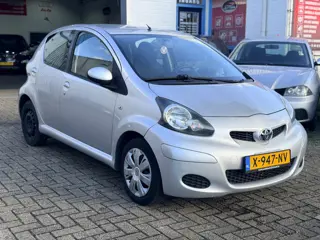Foto 14 van Toyota Aygo 1.0-12V Comfort Bj:2011 Airco El ramen NAP