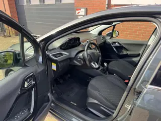 Foto 13 van Peugeot 208 1.2 PureTech Blue Lease Premium NAVI CLIMA CAMERA LMV PDC CRUISE 2 SLEUTELS + BOEKJES! N