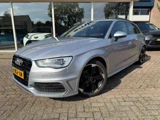 Foto 13 van Audi A3 Sportback 1.4 TFSI Ambiente Pro Line plus