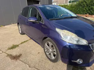 Foto 9 van Peugeot 208 1.4 VTi Allure LEES ADVERTENTIE