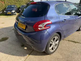 Foto 15 van Peugeot 208 1.4 VTi Allure LEES ADVERTENTIE