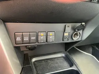 Foto 14 van Toyota RAV4 2.5 Hybrid Executive / LEDER / NL-AUTO / DEALER SERVICED / NAVI / CLIMA