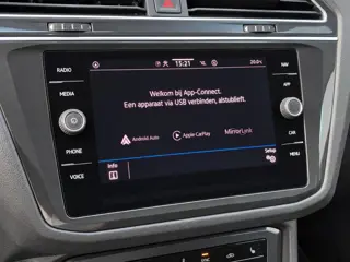 Foto 20 van Volkswagen Tiguan 1.4 245pk DSG TSI eHybrid Life · Lederen Bekleding ·  Camera · Wegklapbare Trekhaa