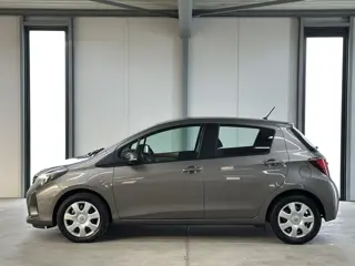 Foto 14 van Toyota Yaris 1.3 VVT-i Aspiration | Airco | Camera | Trekhaak |