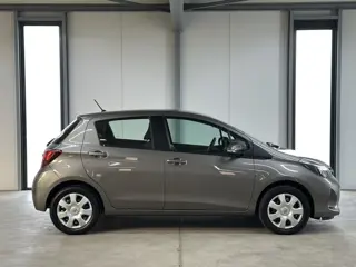 Foto 16 van Toyota Yaris 1.3 VVT-i Aspiration | Airco | Camera | Trekhaak |