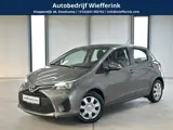 Foto 22 van Toyota Yaris 1.3 VVT-i Aspiration | Airco | Camera | Trekhaak |