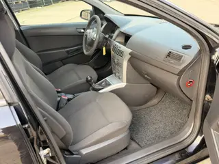 Foto 17 van Opel Astra 1.4 Selection 5-DEURS, AIRCO, ELEK-RAMEN, RADIO-CD-MP3-AUX, ISOFIX, AIRBAGS, CENT-VERGREN