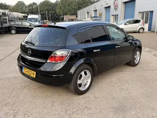 Foto 19 van Opel Astra 1.4 Selection 5-DEURS, AIRCO, ELEK-RAMEN, RADIO-CD-MP3-AUX, ISOFIX, AIRBAGS, CENT-VERGREN