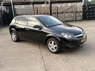 Foto 20 van Opel Astra 1.4 Selection 5-DEURS, AIRCO, ELEK-RAMEN, RADIO-CD-MP3-AUX, ISOFIX, AIRBAGS, CENT-VERGREN