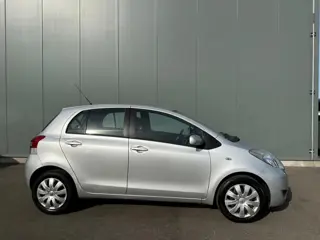 Foto 18 van Toyota Yaris 1.3 VVTi Aspiration AIRCO | ONDERHOUDSBOEKJE !