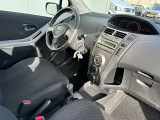 Foto 12 van Toyota Yaris 1.3 VVTi Aspiration AIRCO | ONDERHOUDSBOEKJE !