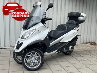 Foto 11 van Piaggio Scooter 300 LT MP3 Yourban|Autorijbewijs|ABS|