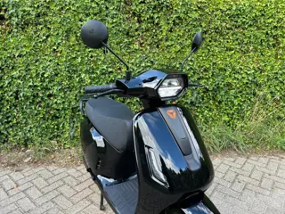 Foto 11 van Yadea Owin 25-45km Electrische Scooter NIEUW STIJLVOL BETAAL