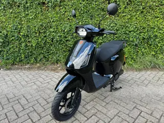 Foto 17 van Yadea Owin 25-45km Electrische Scooter NIEUW STIJLVOL BETAAL