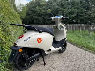 Foto 14 van Yadea Owin 25-45km Electrische Scooter NIEUW STIJLVOL BETAAL