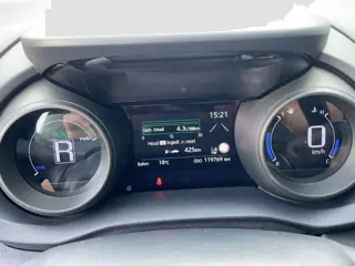 Foto 20 van Toyota Yaris 1.5 Hybrid First Edition Keyless start | LMV | Navi