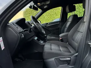 Foto 18 van Volkswagen Tiguan 1.4 TSI Lounge | Camera | Cruise | All-season | Stoelverw. | Elekspieg.