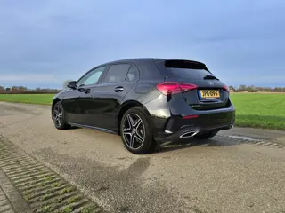 Foto 13 van Mercedes-Benz A-Klasse 250 e Star Edition AMG Line - 165 Pk - Euro 6 - Navi - Sfeerverlichting