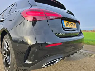 Foto 14 van Mercedes-Benz A-Klasse 250 e Star Edition AMG Line - 165 Pk - Euro 6 - Navi - Sfeerverlichting