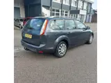 Foto 24 van Ford Focus Wagon 1.6 Trend met Nieuwe APK
