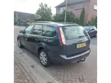 Foto 25 van Ford Focus Wagon 1.6 Trend met Nieuwe APK