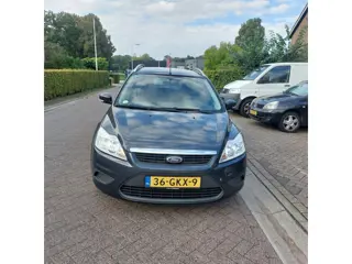 Foto 18 van Ford Focus Wagon 1.6 Trend met Nieuwe APK
