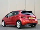 Foto 24 van Peugeot 208 1.2 - navi - automaat - nap! - airco -