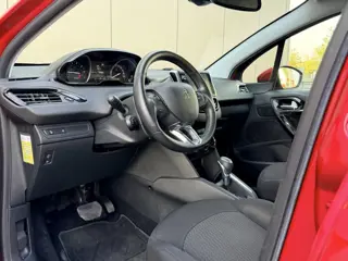 Foto 15 van Peugeot 208 1.2 - navi - automaat - nap! - airco -