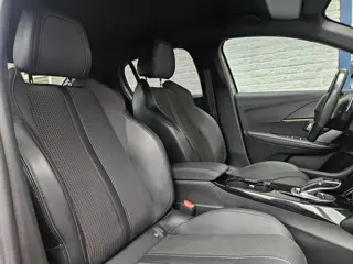 Foto 18 van Peugeot 208 1.2 PureTech GT Pack Inclusief Afleveringskosten