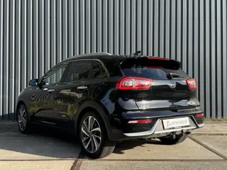 Foto 19 van Kia Niro 1.6 GDi Hybrid Edition 1e eigenaar, Trekhaak, Panoramadak