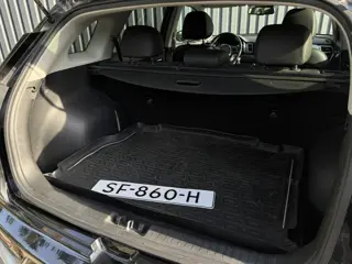 Foto 14 van Kia Niro 1.6 GDi Hybrid Edition 1e eigenaar, Trekhaak, Panoramadak