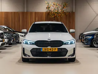 Foto 18 van BMW 3-serie Touring 330e M-Sport 292PK, Facelift, Shadow Line, Wide Screen, Voll Led, Navi, Adaptive