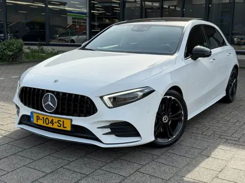 Mercedes-Benz A200 Premium AMG PAKKET l SFEERVERL. l PANO l TREKHAAK
